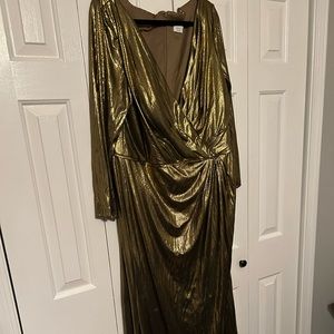 Mac Duggal gold gown with horse hair bottom for flowing skirt
